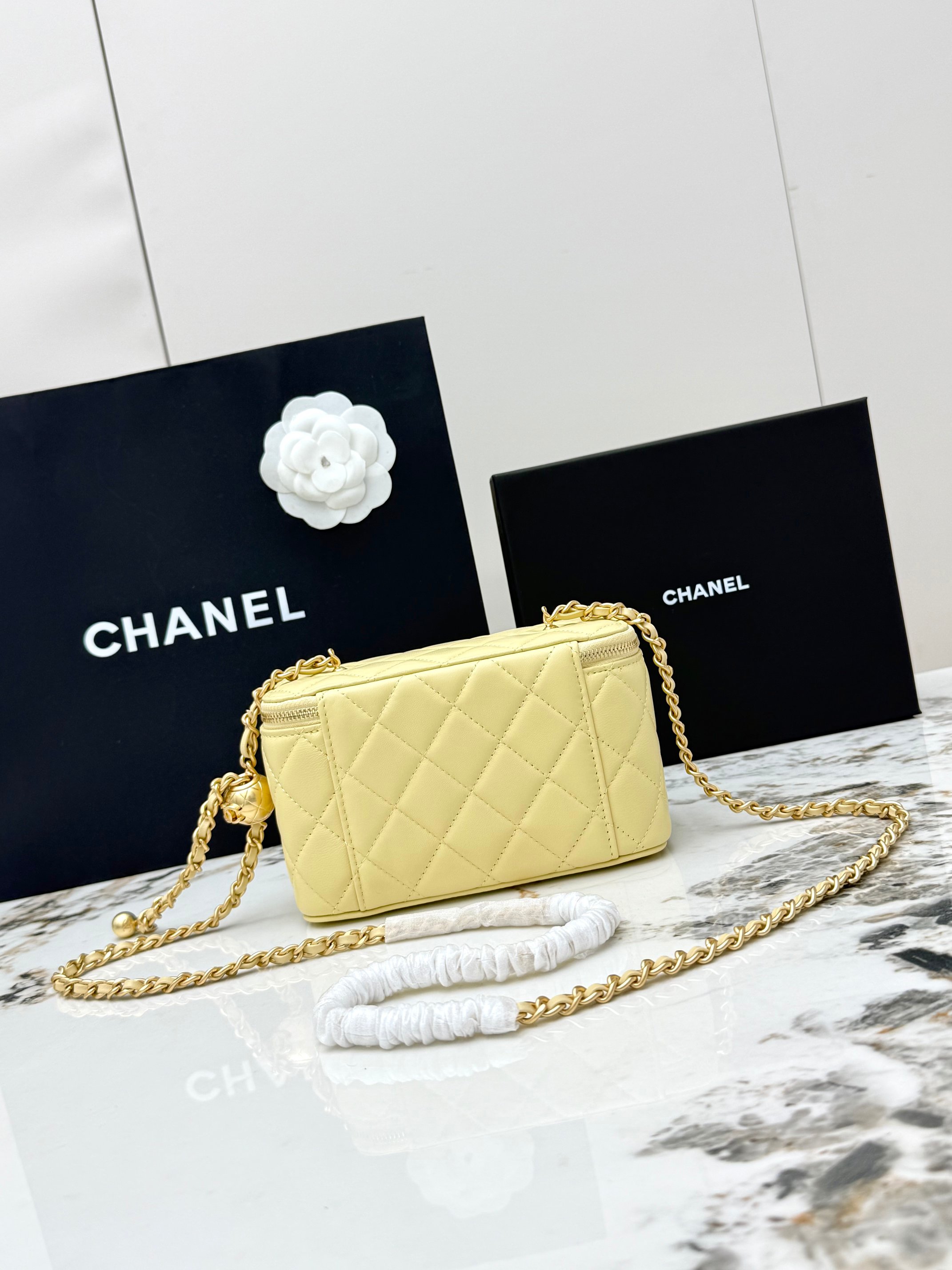 샤넬(Chanel) 24K 금볼 베니티 체인백 파우치백 가방 - 라지