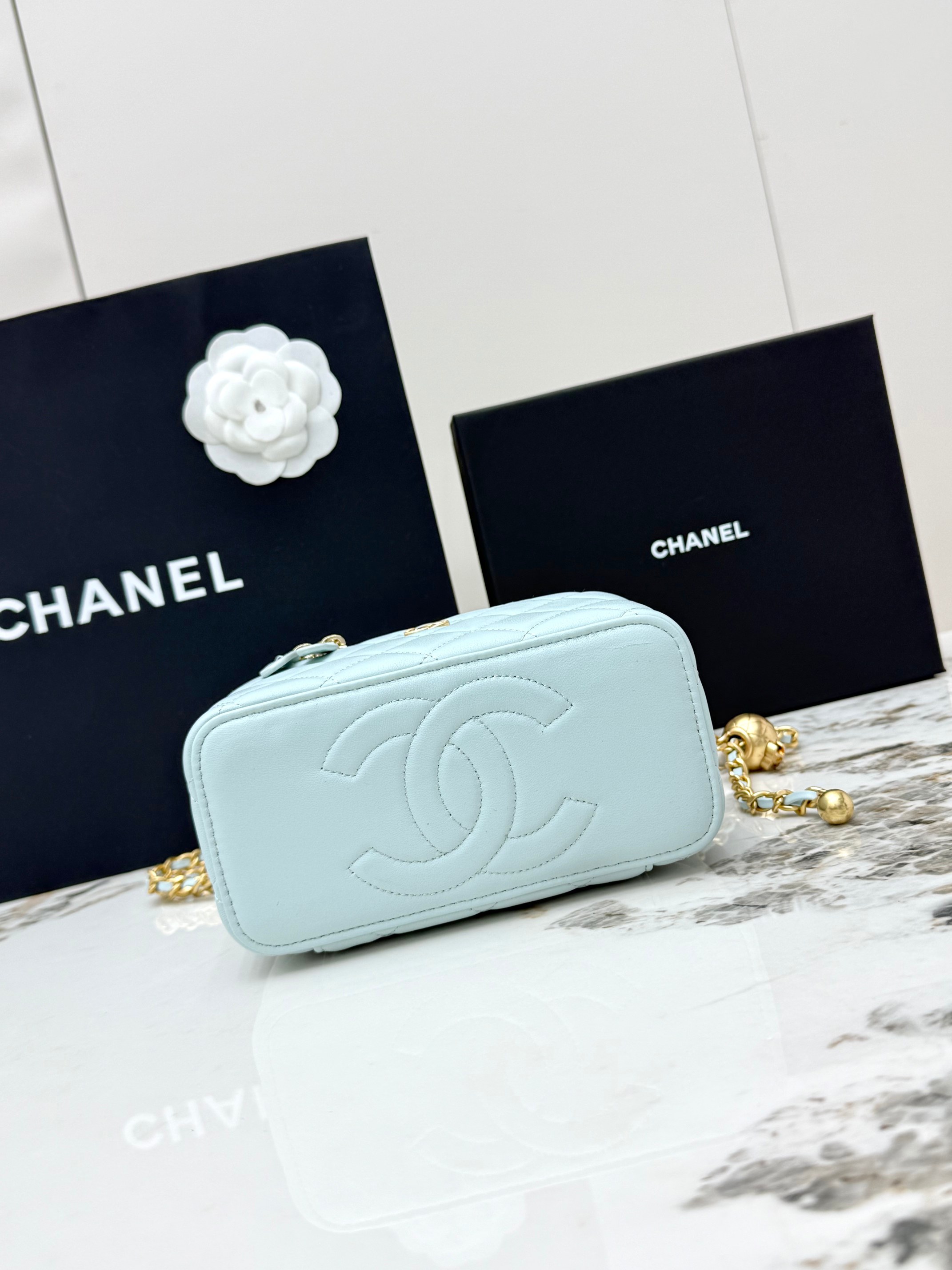 샤넬(Chanel) 24K 금볼 베니티 체인백 파우치백 가방 - 라지