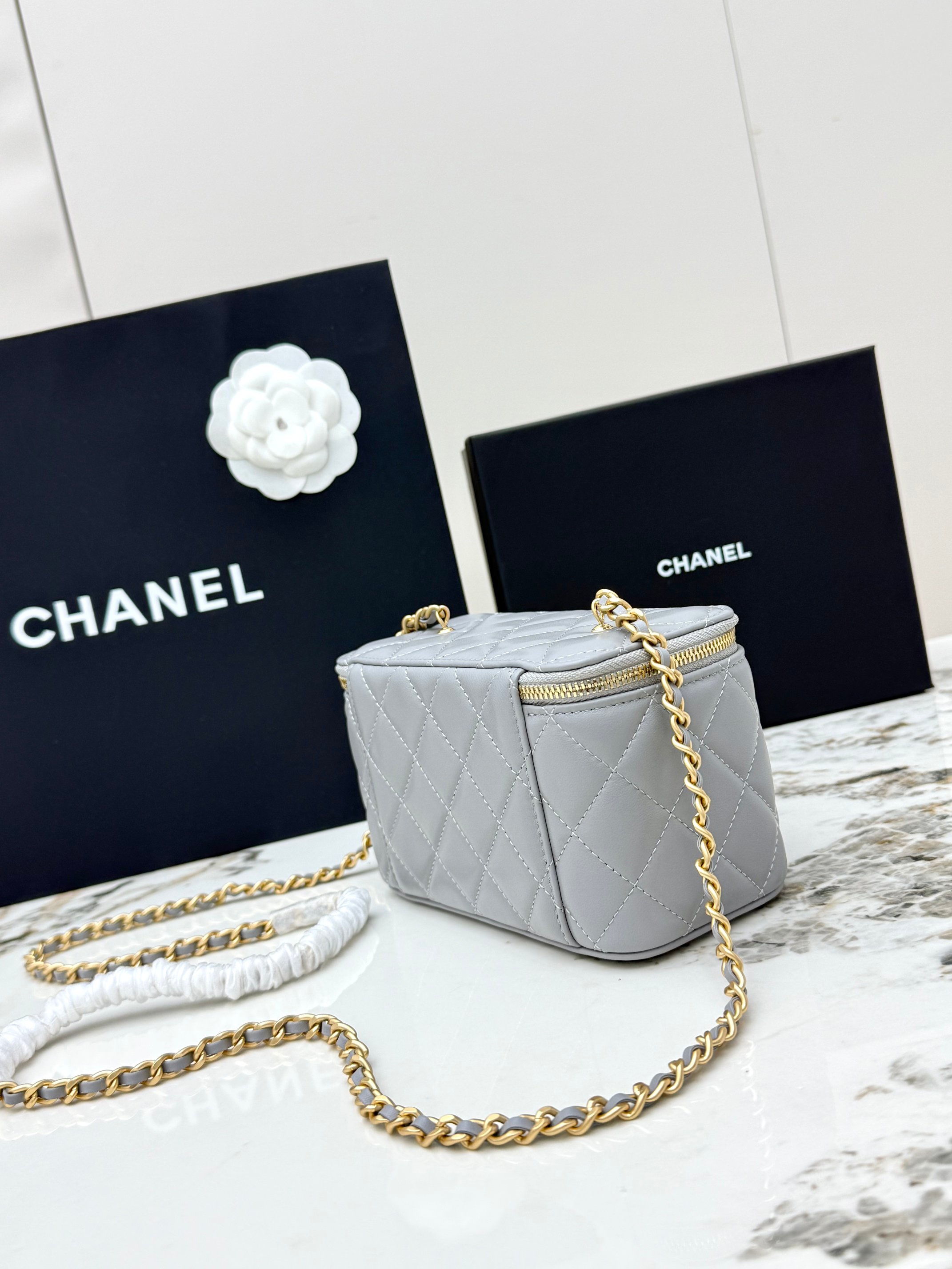 샤넬(Chanel) 24K 금볼 베니티 체인백 파우치백 가방 - 라지