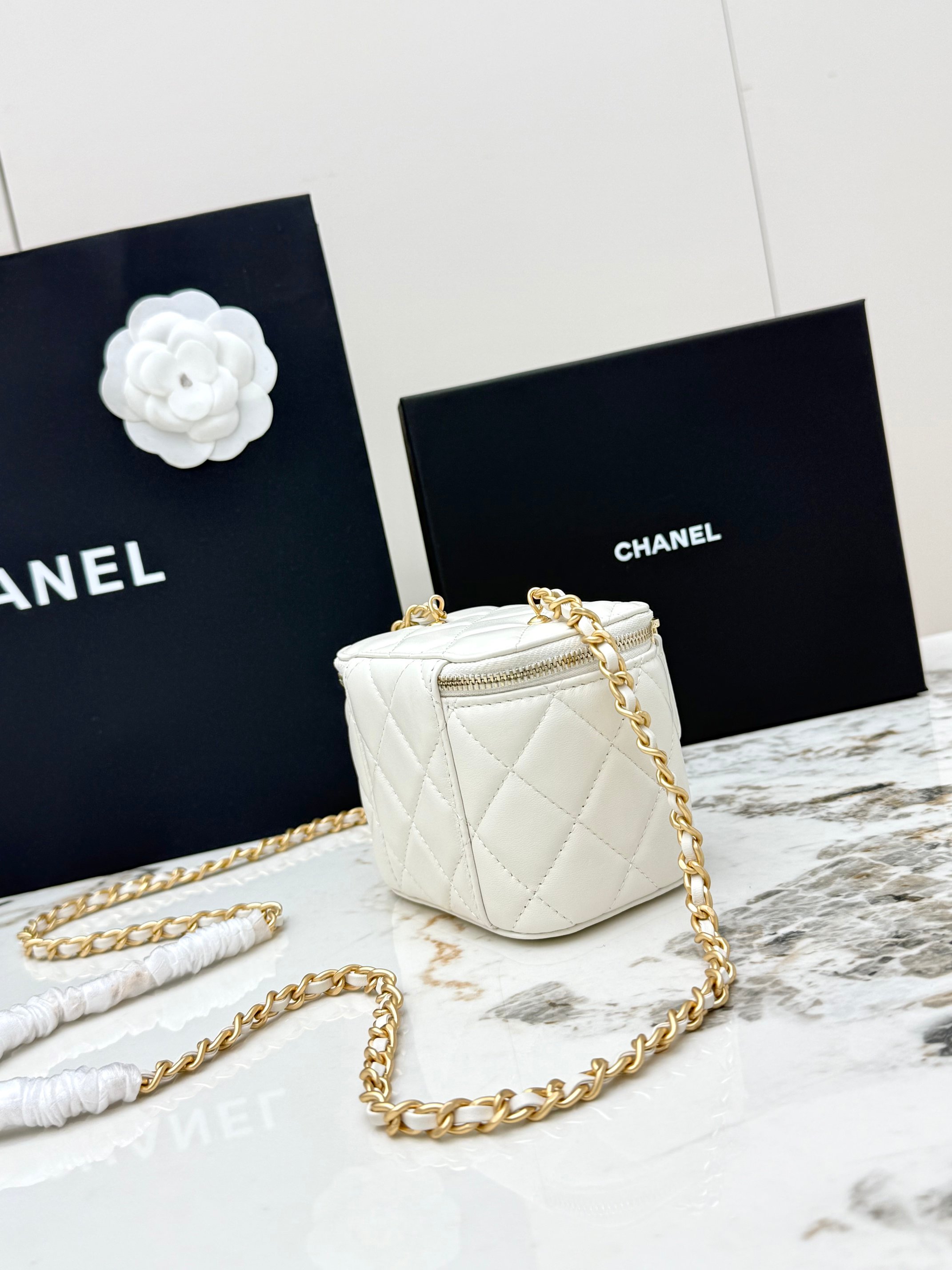 샤넬(Chanel) 21C 금볼 베니티 체인백 파우치백 가방 - 스몰