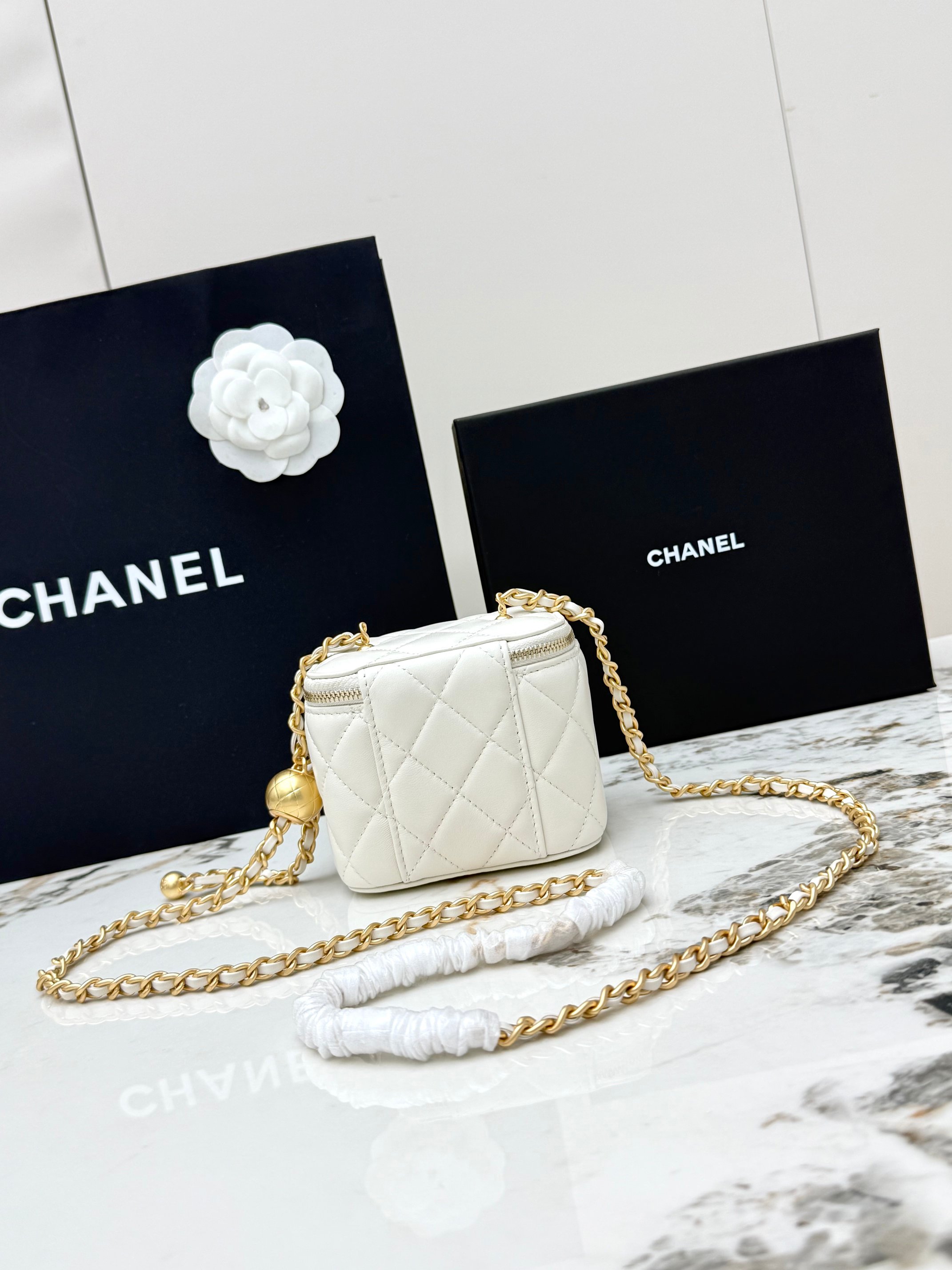 샤넬(Chanel) 21C 금볼 베니티 체인백 파우치백 가방 - 스몰