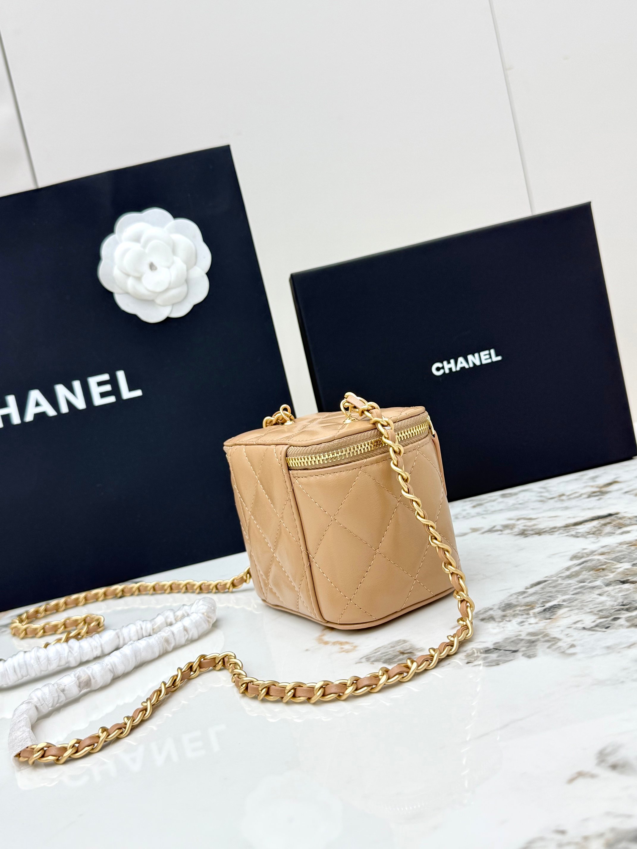 샤넬(Chanel) 21C 금볼 베니티 체인백 파우치백 가방 - 스몰