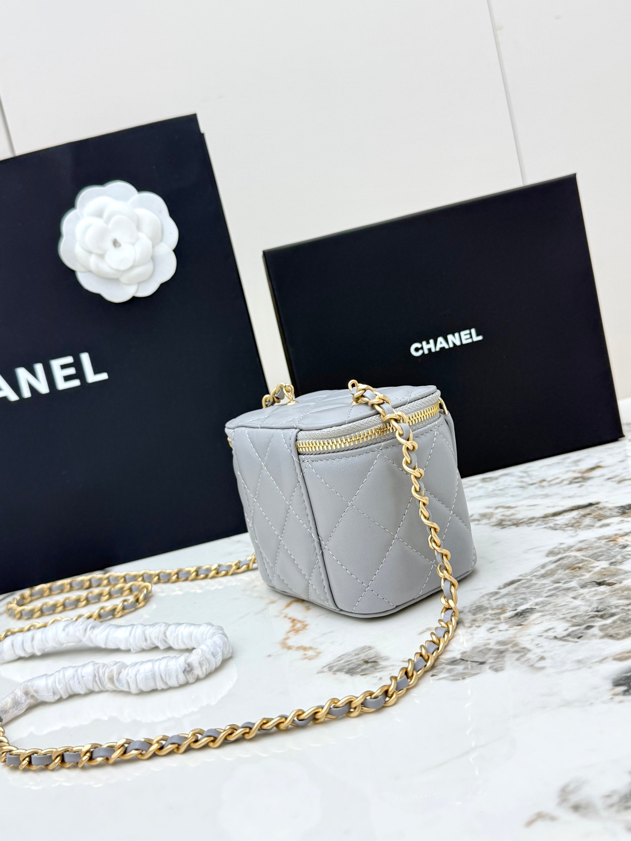 샤넬(Chanel) 21C 금볼 베니티 체인백 파우치백 가방 - 스몰