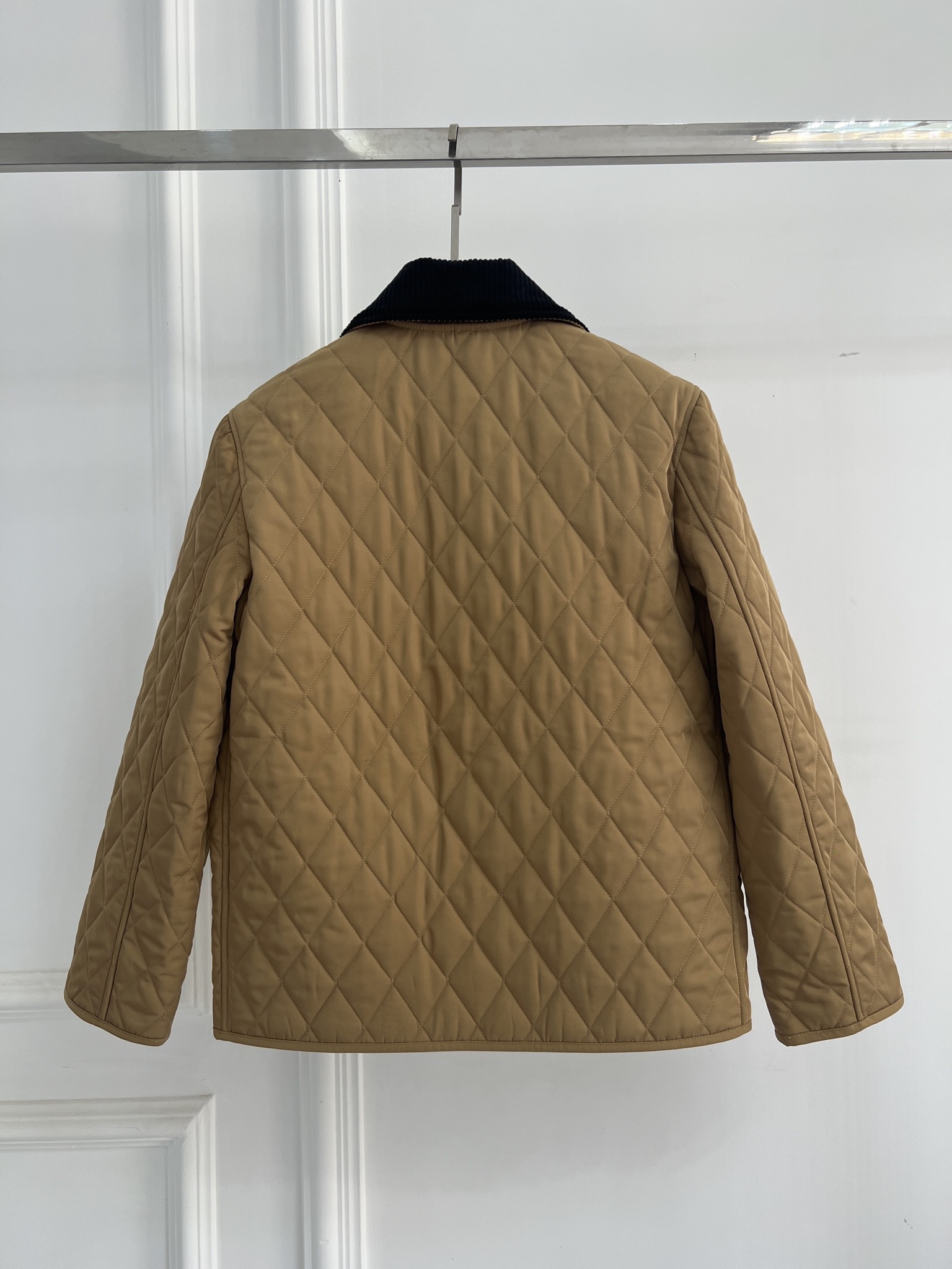 버버리(BURBERRY) 퀼팅 다이아 패턴 자켓 의류