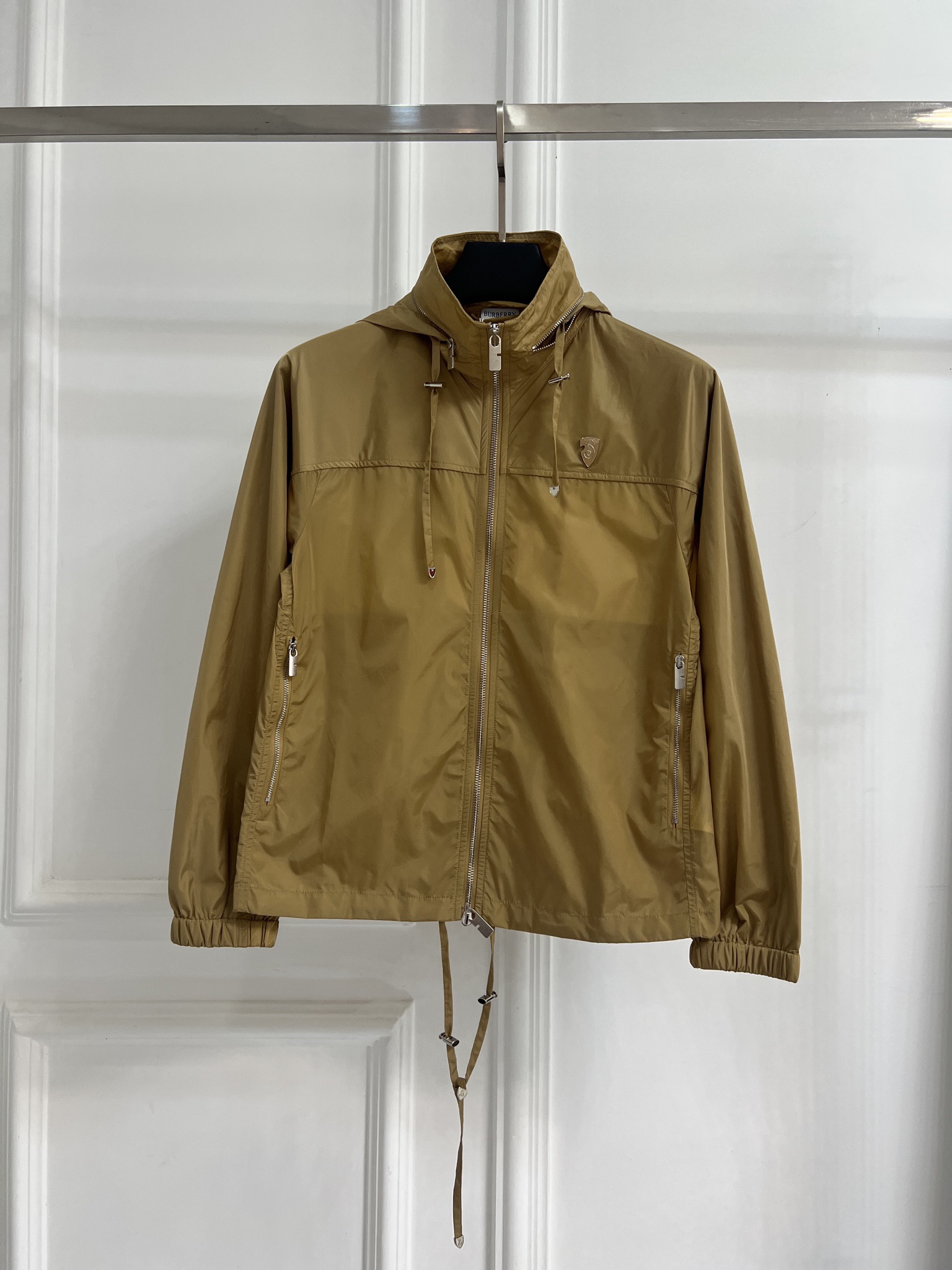 버버리(BURBERRY) 라이트 나일론 후드 자켓 의류