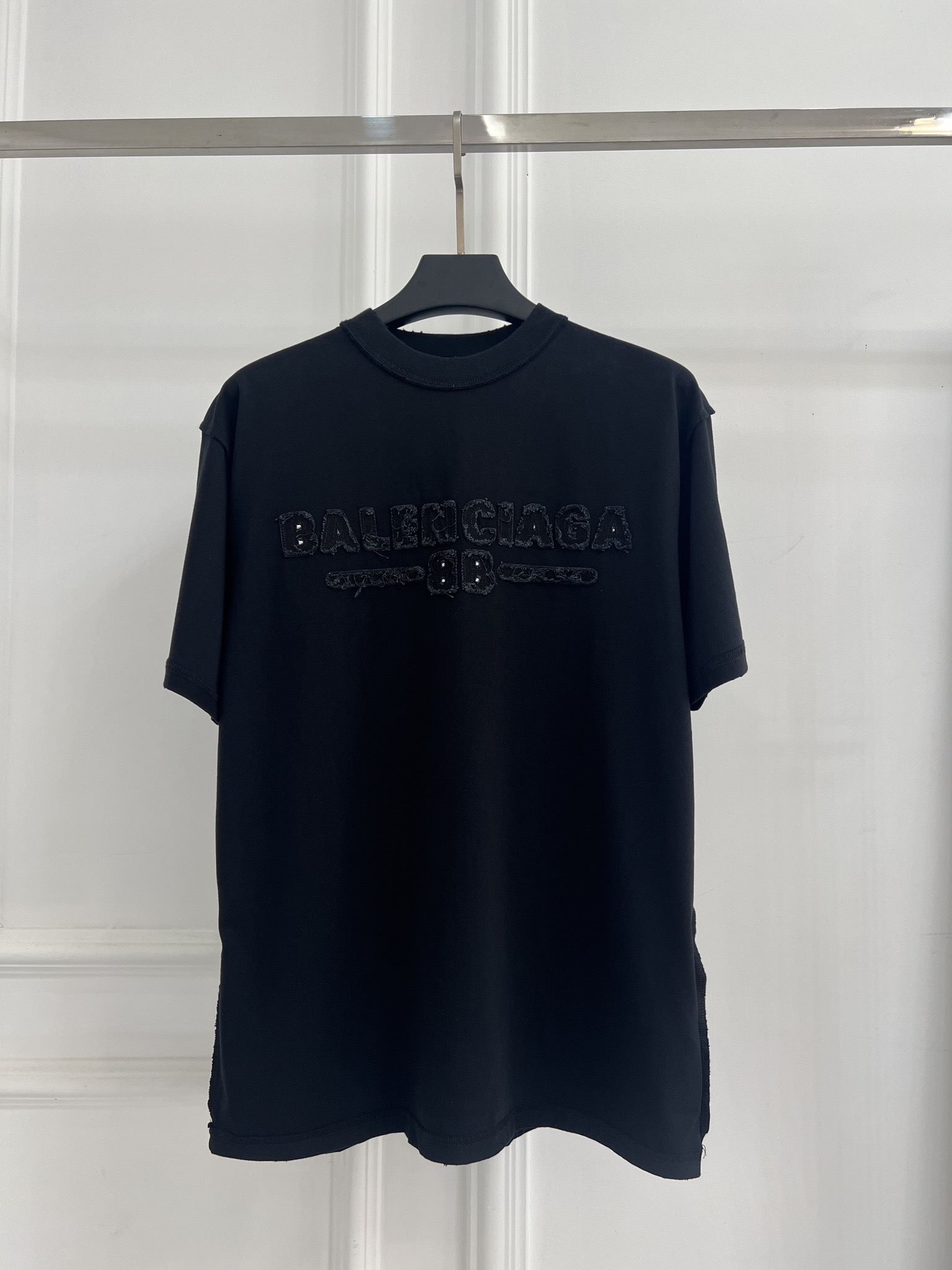 발렌시아가(BALENCIAGA) 워싱 자수 로고 티셔츠 의류