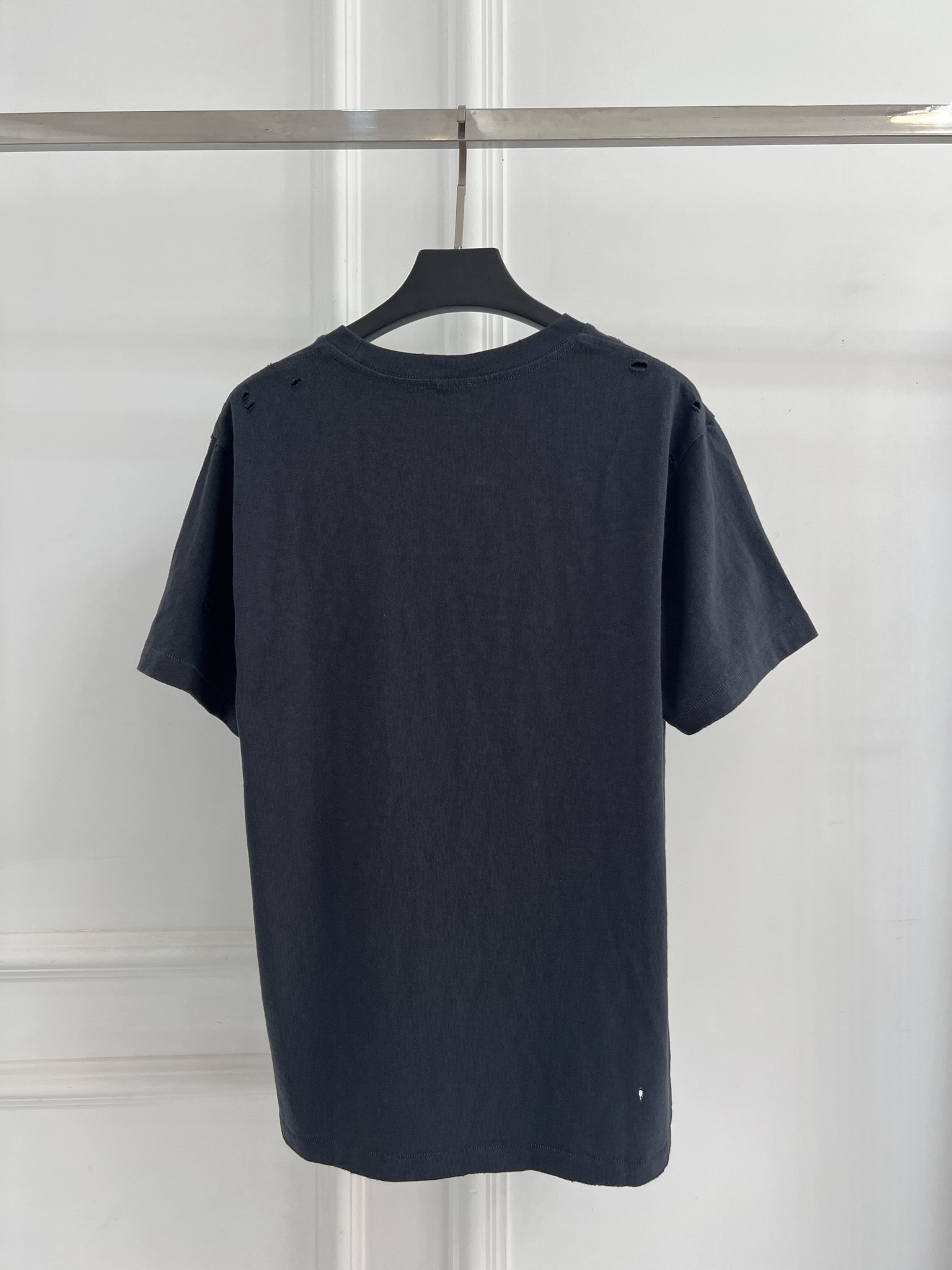 디올(DIOR) 체인 자수 로고 코튼 티셔츠 의류