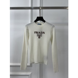 프라다(PRADA) 로고 슬림핏 니트 롱슬리브 의류