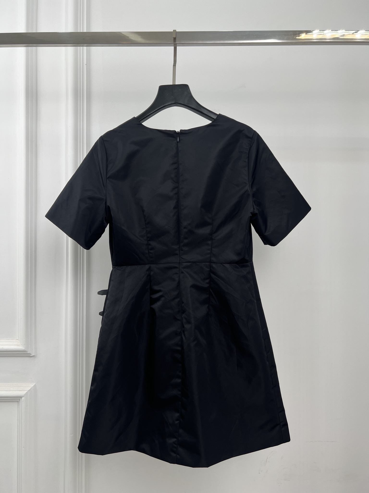 프라다(PRADA) 하프집업 반팔 원피스 의류