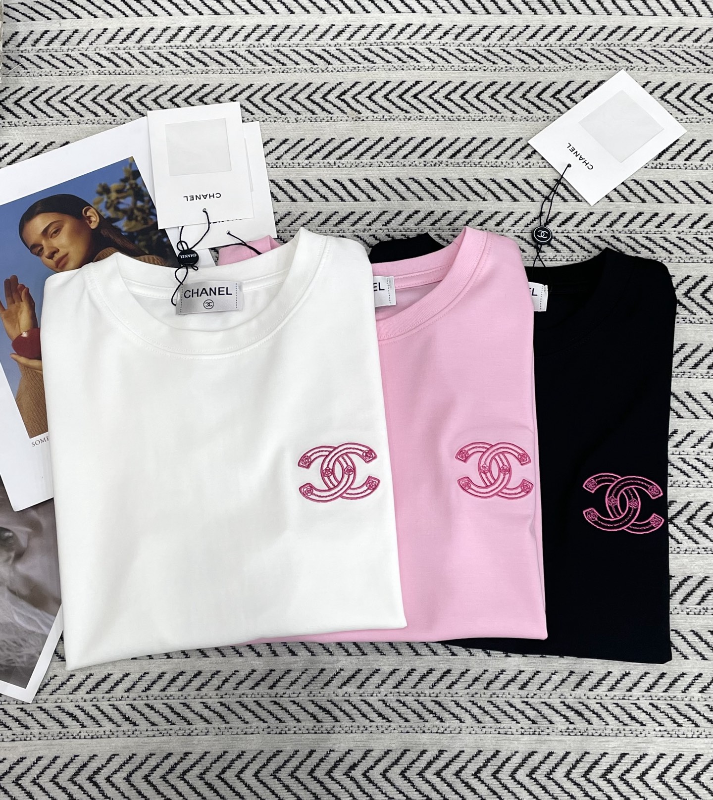 Chanel 샤넬 까멜리아 자수 레터링 반팔 티셔츠 의류