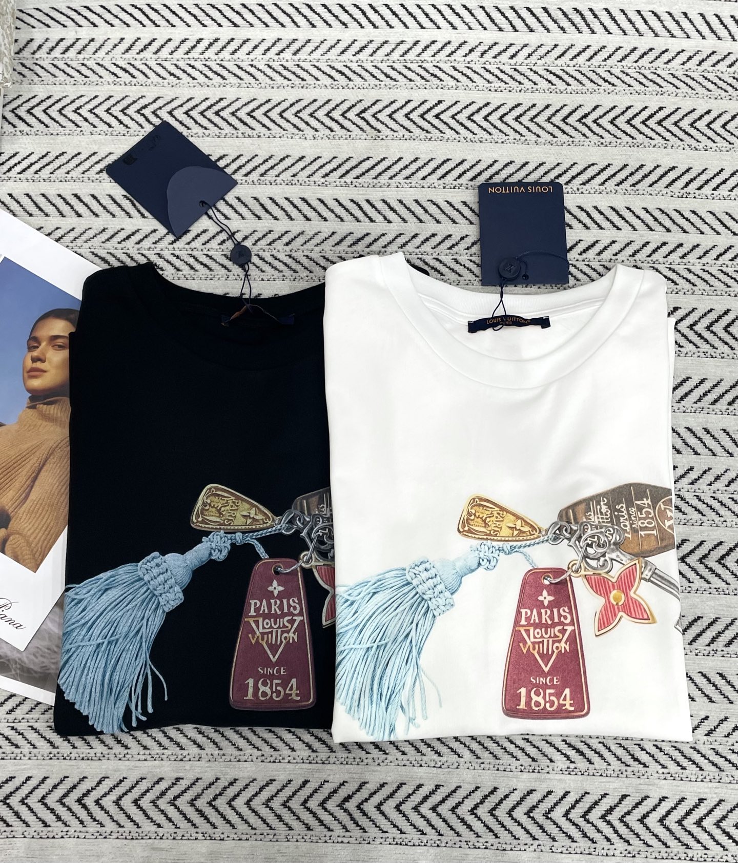 LV 루이비통 키링 로고 레터링 반팔 티셔츠 의류