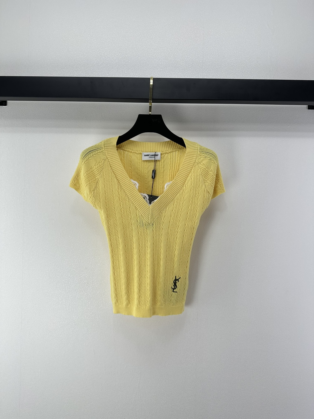 YSL 생로랑 V넥 펀칭 케이블 니트 반팔 의류