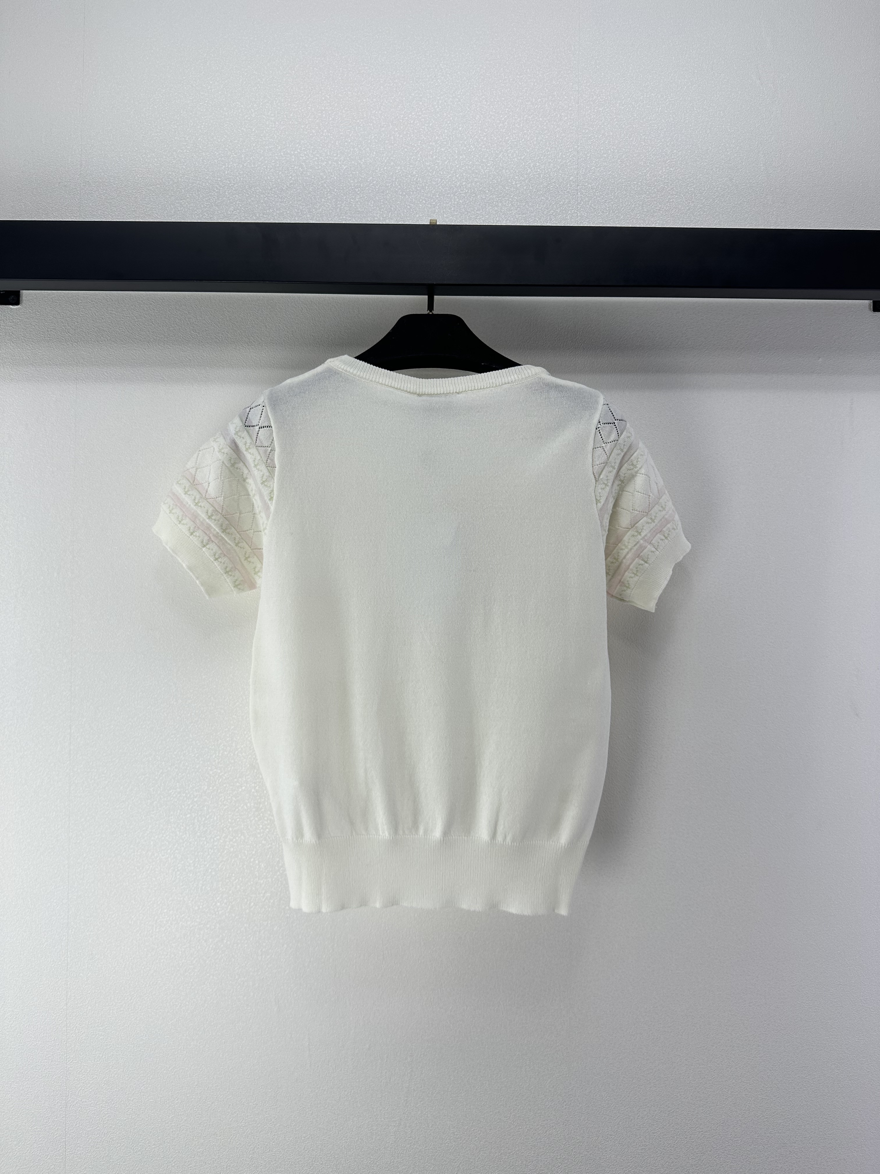 Chanel 샤넬 화이트 펀칭 니트 반팔 의류