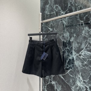Prada 프라다 입체 핀턱 와이드 숏 팬츠 바지 의류