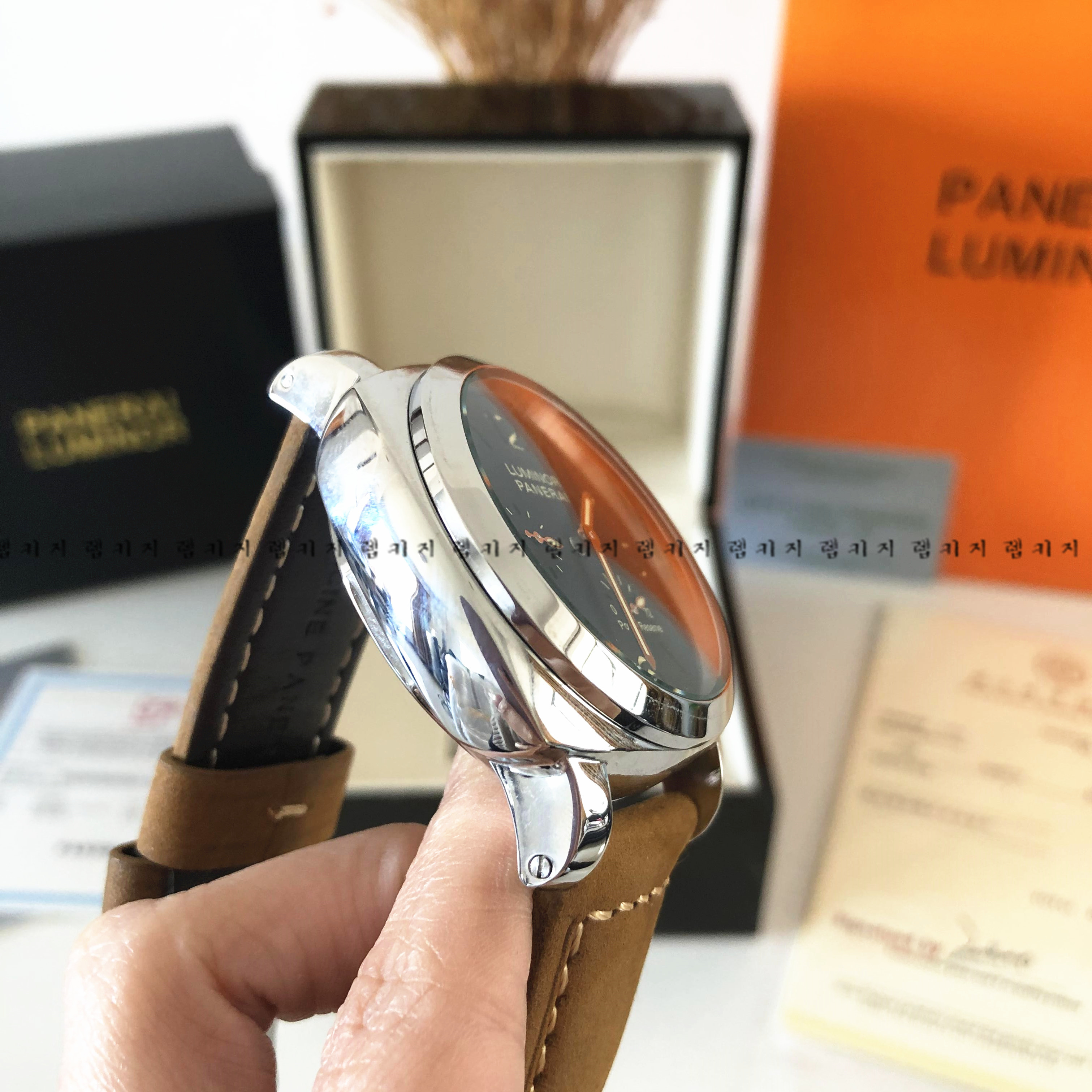 파네라이 루미노르 파워리저브 가죽시계