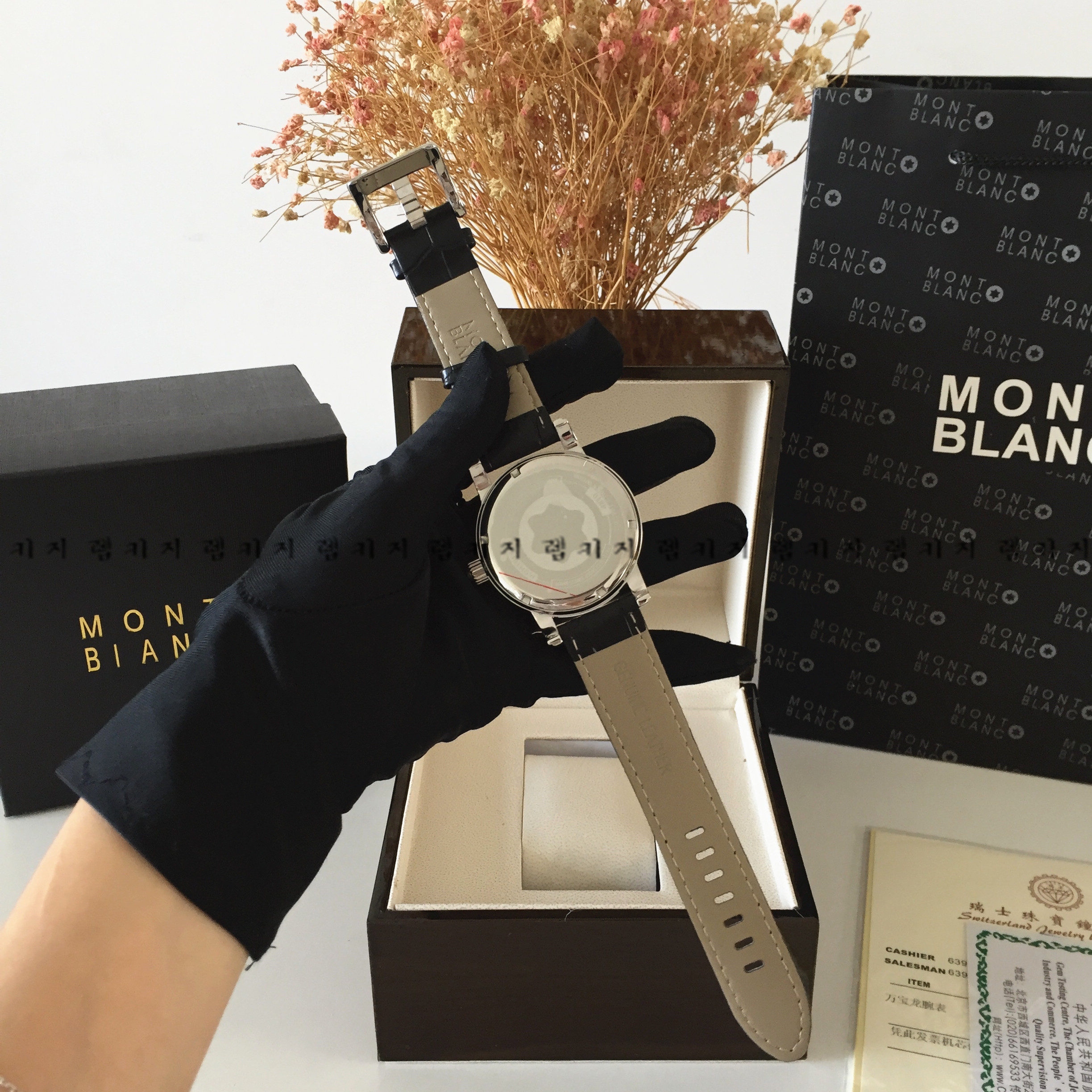 몽블랑 데이데이트 4810 블랙다이얼 가죽시계