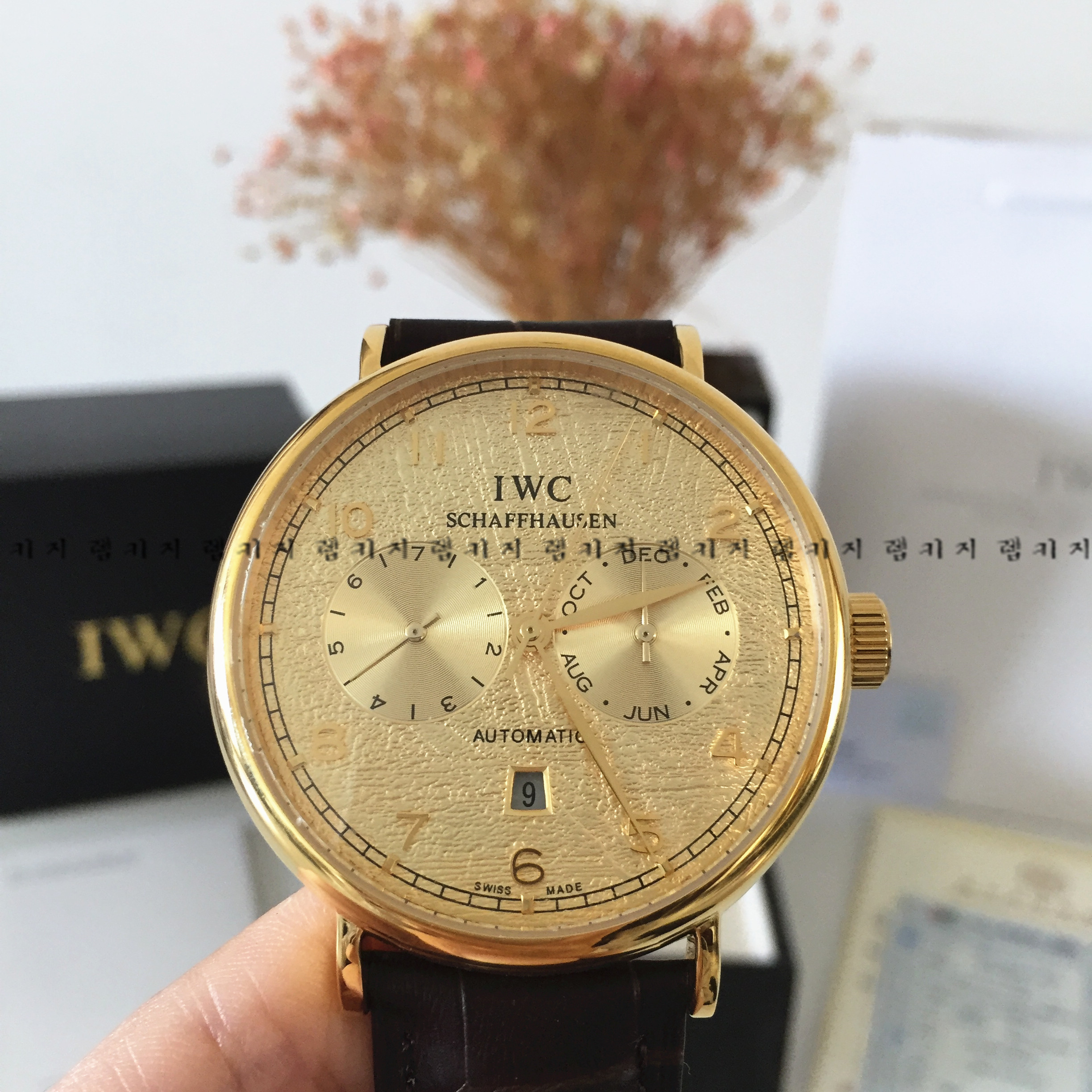 IWC 샤프하우젠 더블크로노 금장 가죽시계