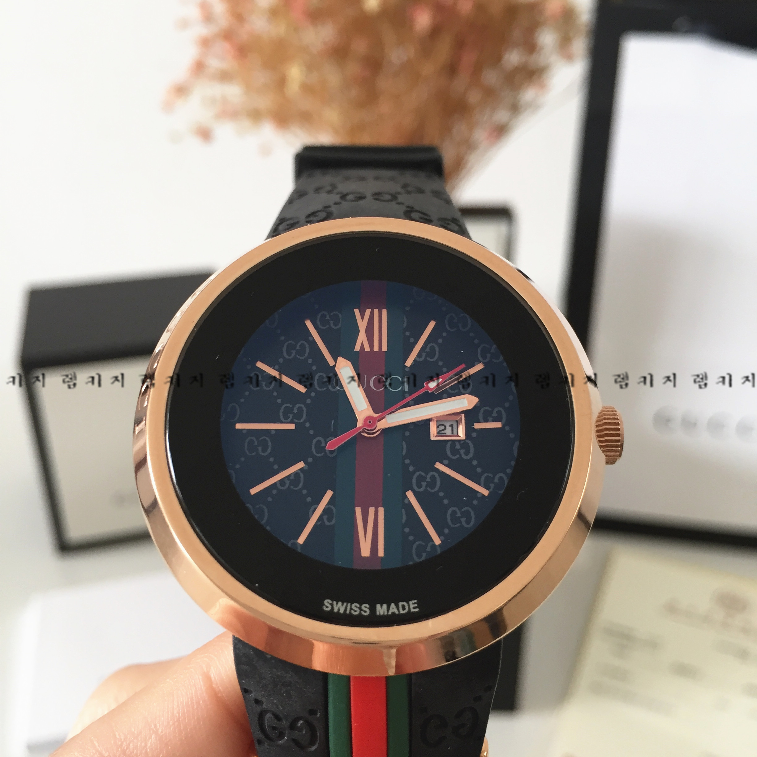 구찌 삼선 로고 아날로그 손목 시계