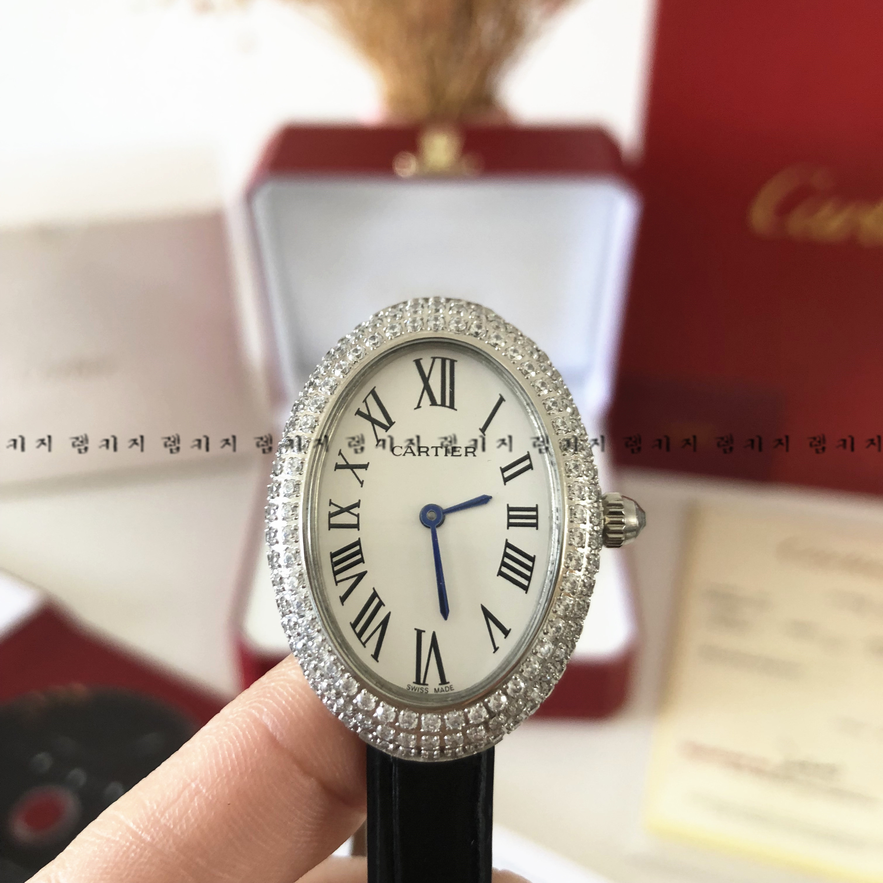 까르띠에 베누아 다이아 큐빅베젤 가죽시계