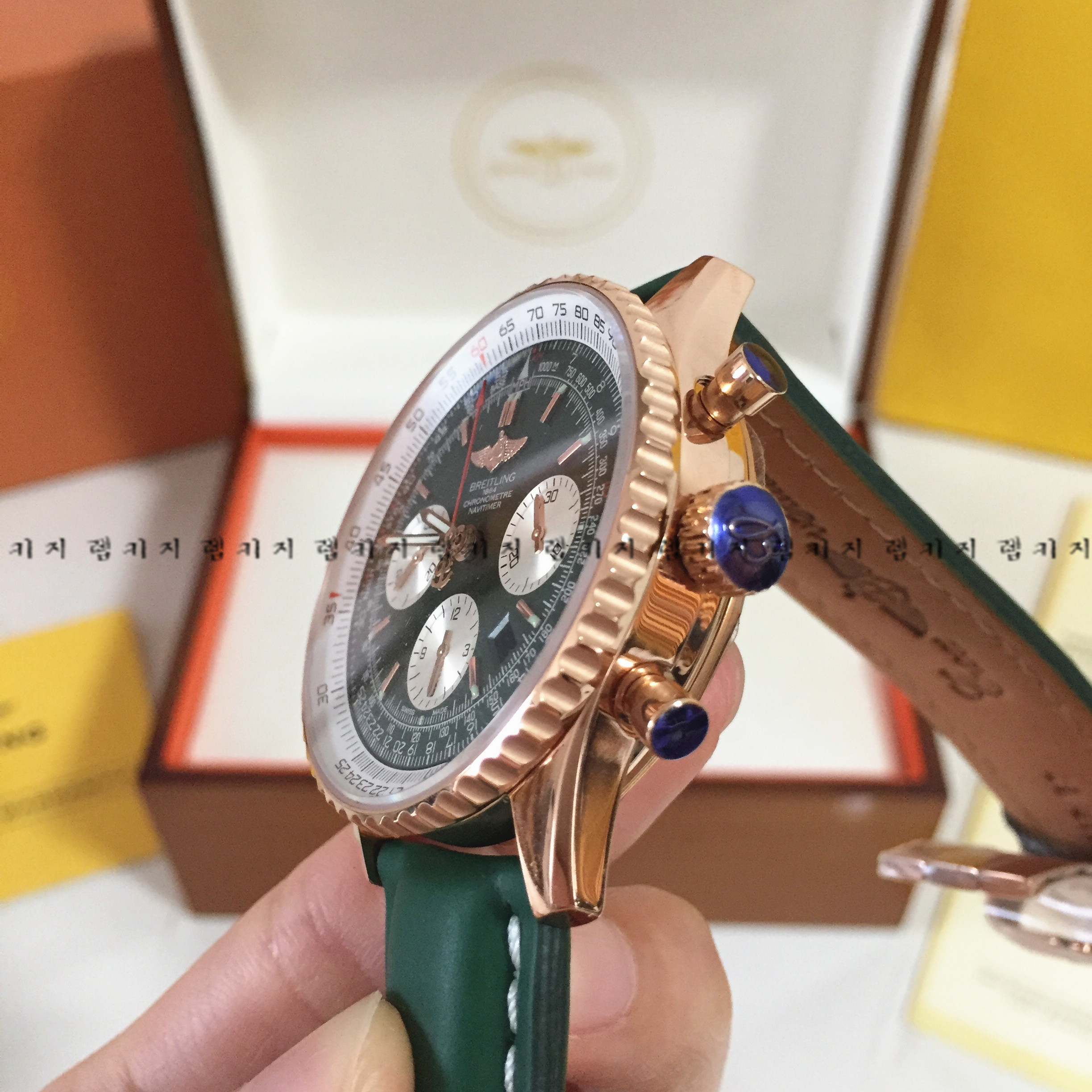 브라이틀링 네비타이머 금장 로즈골드 가죽시계
