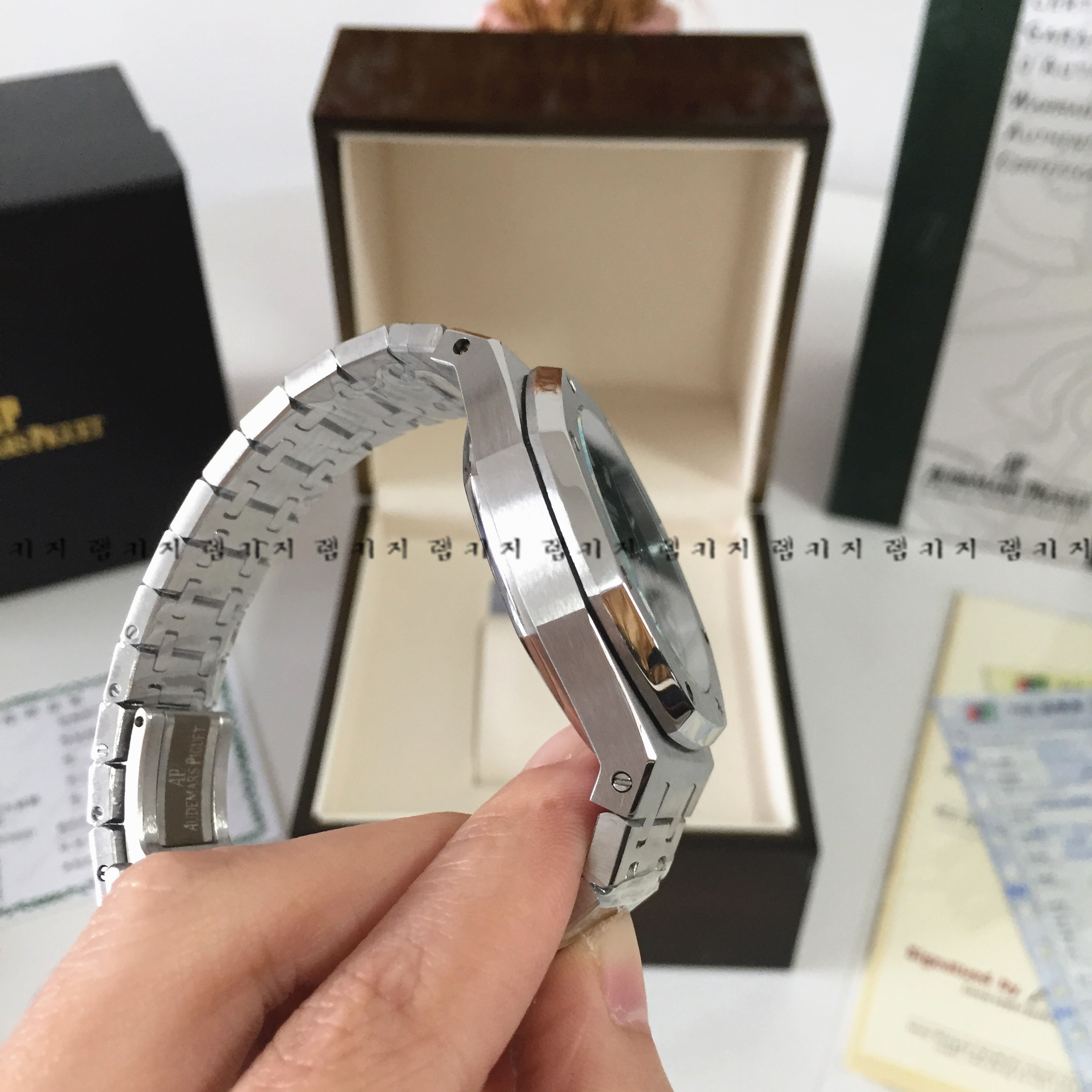 오데마피게 로얄오크 블랙다이얼 은장 메탈시계