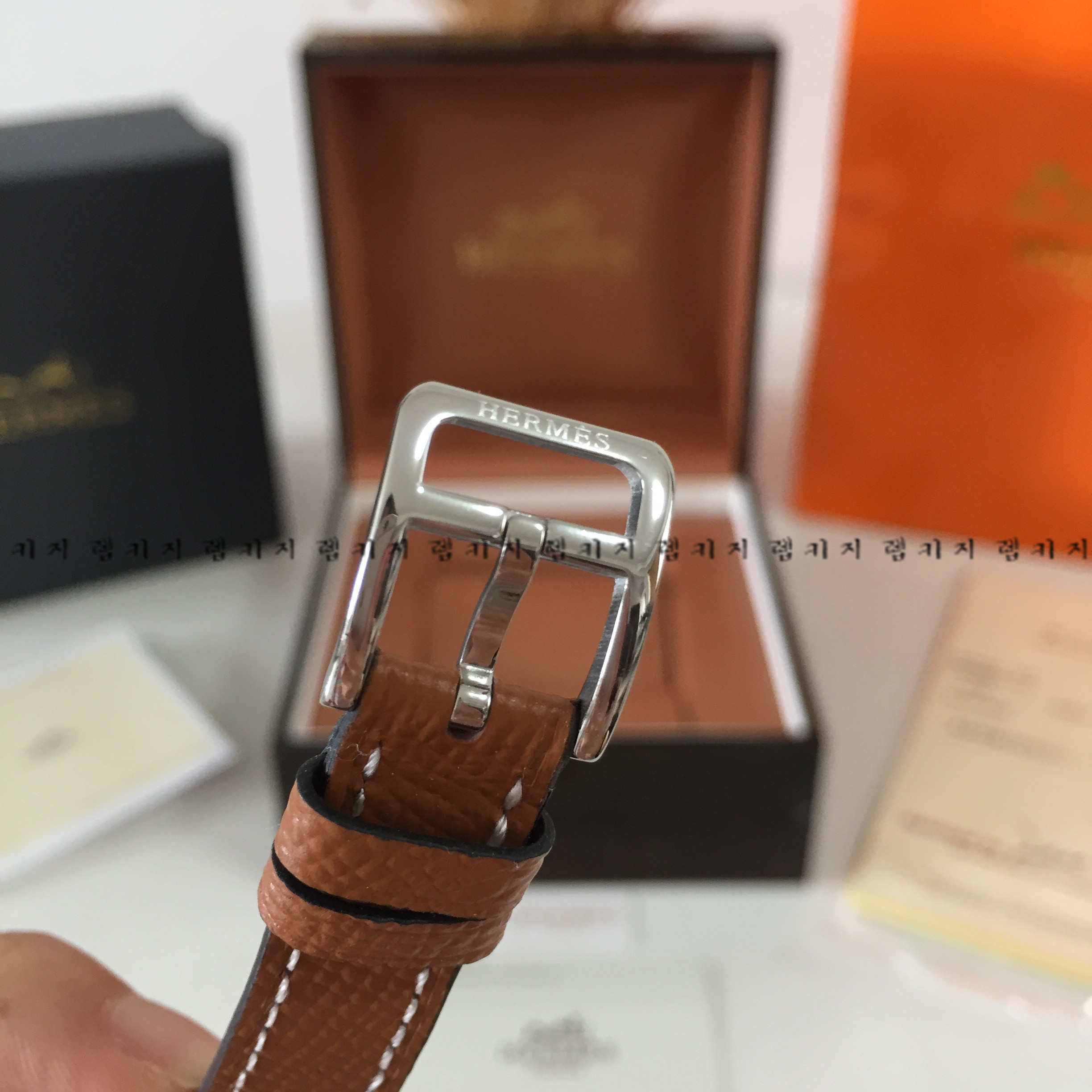 에르메스 케이프코드 은장 가죽 여성 시계