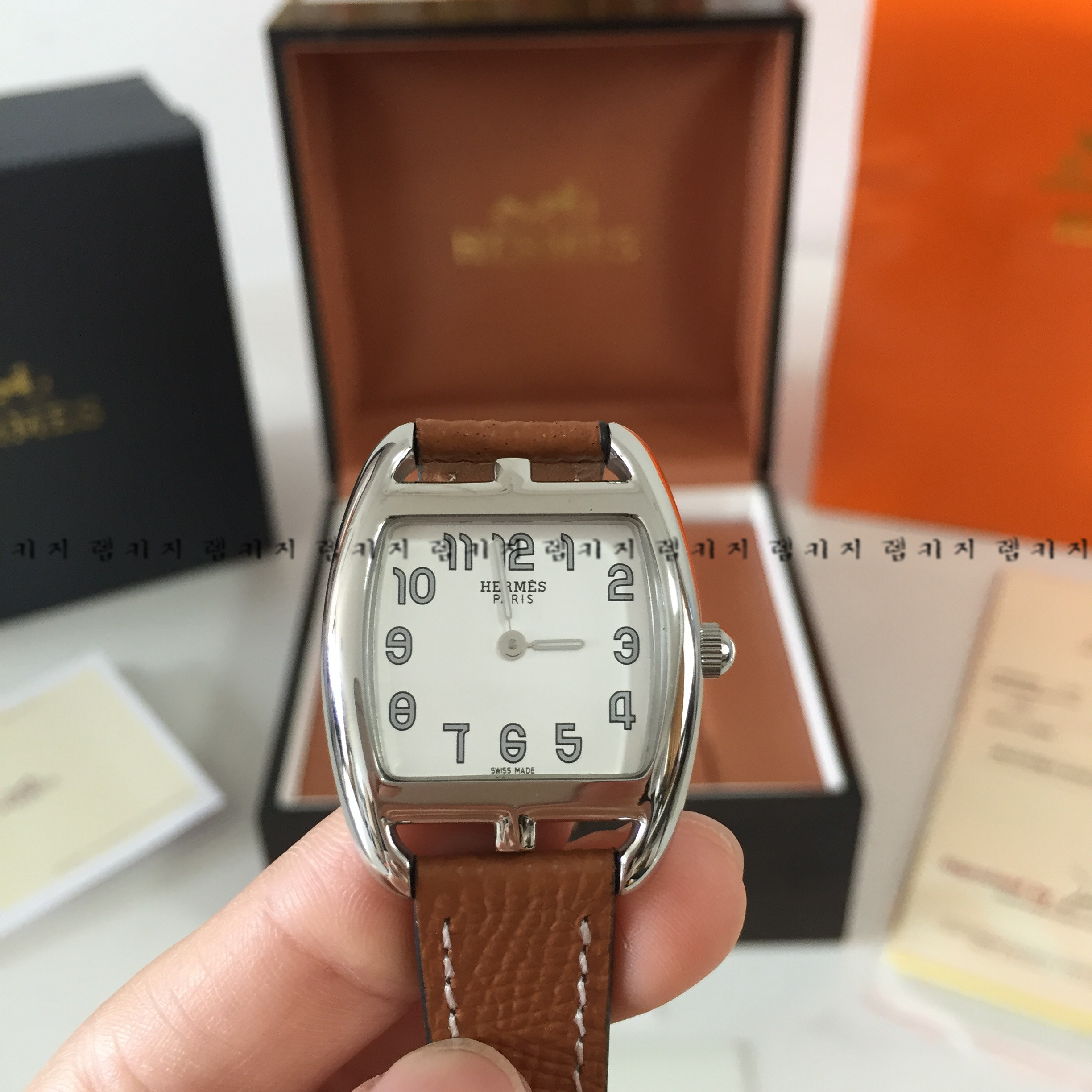 에르메스 케이프코드 은장 가죽 여성 시계