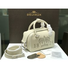 델보 쿨박스 1829 미니 화이트 토트백