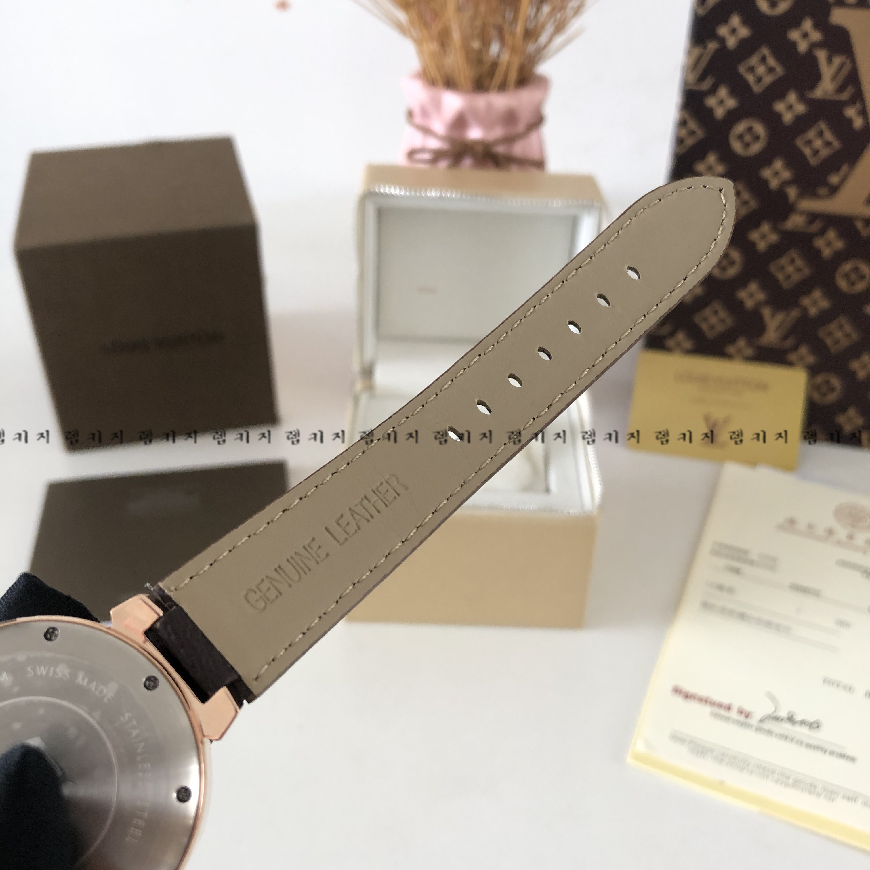 루이비통 땅부르 다미에 모노그램 가죽시계