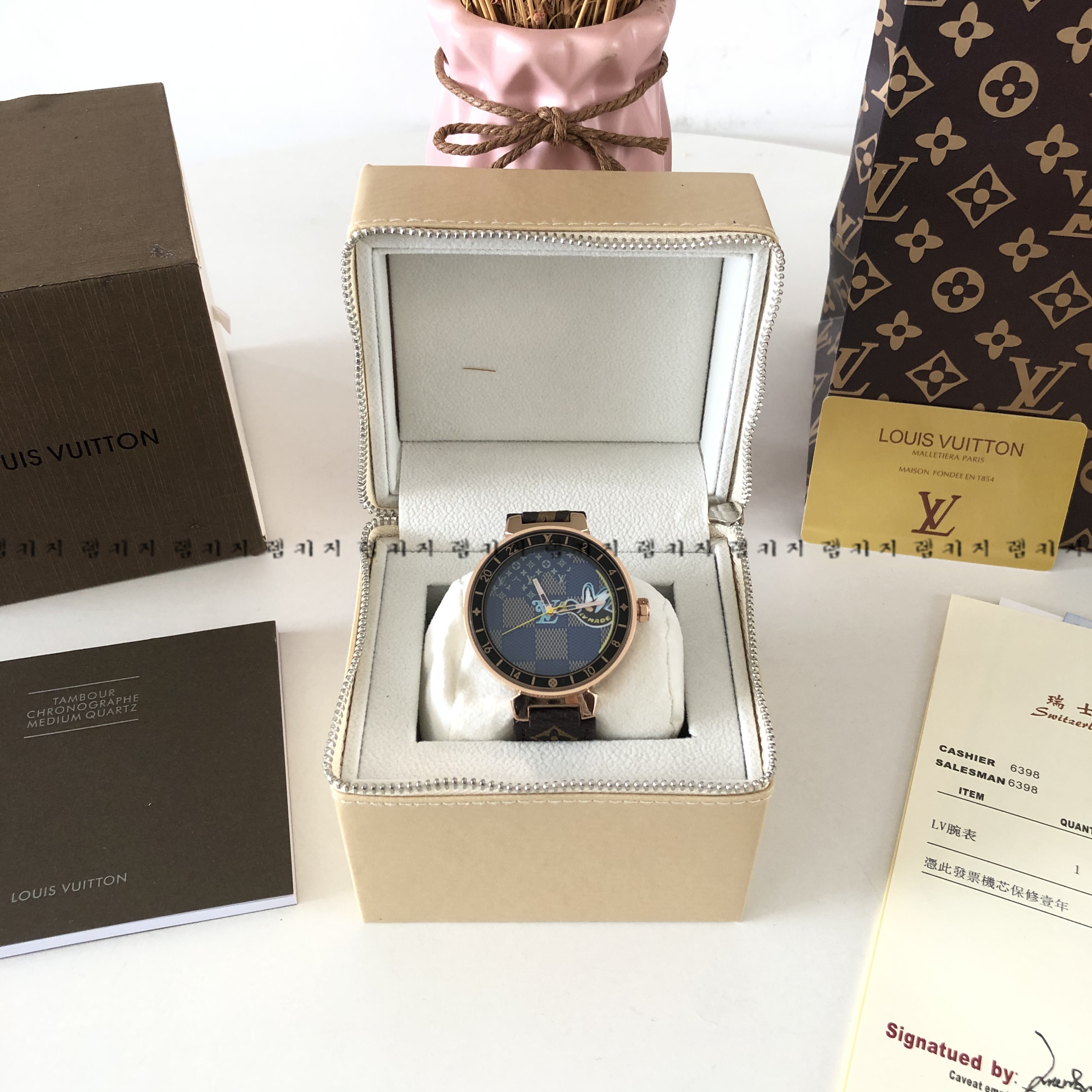 루이비통 땅부르 다미에 모노그램 가죽시계