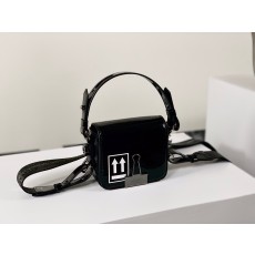 오프화이트 페이던트 미니 블랙 숄더백