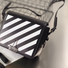 오프화이트 DIAG 카메라가방 블랙 플랩백