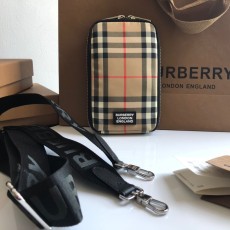 버버리 빈티지 체크 레더 핸드폰가방