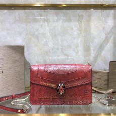 불가리 세르펜디 포에버 레드 스네이크 레더 숄더백