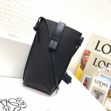 로에베 게이트 포켓 블랙 파우치 미니백