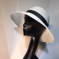 디올 플로피 햇