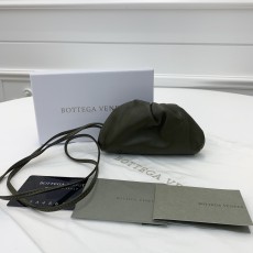 보테가 미니 파우치