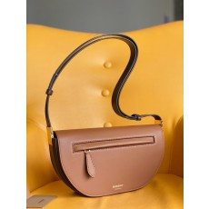 버버리 올림피아 백