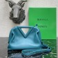 보테가 Triangle Bag