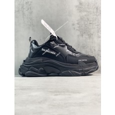 발렌시아가 남여공용용 트리플 S 스니커즈