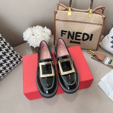 로저비비에 로퍼