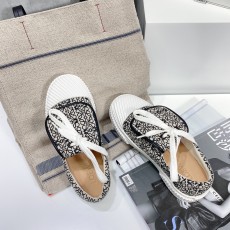 로에베 스니커즈 아나그램 플랩