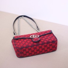 구찌 GG수프림 마틀라세 숄더백 미듐