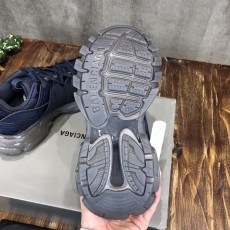 발렌시아가 트리플 S 3.0