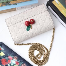 구찌 GG 슈프림 WOC