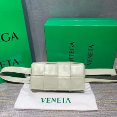 보테가베네타 카세트벨트백