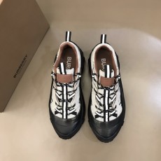 버버리 스니커즈