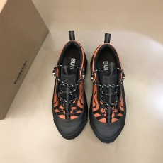 버버리 스니커즈