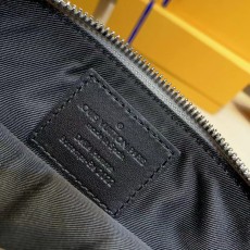 루이비통 IN THE LOOP M59682