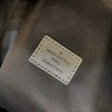 루이비통 DISCOVERY M30835